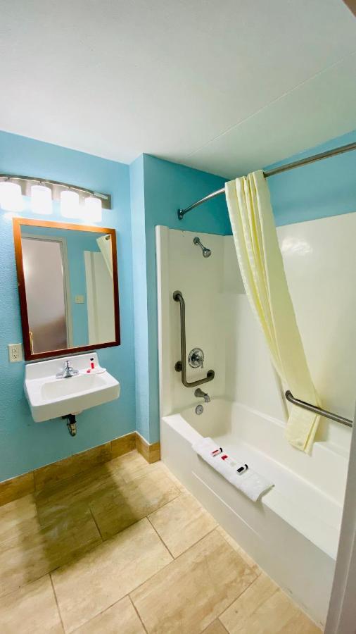 Days By Wyndham Kentucky Hotel 2*